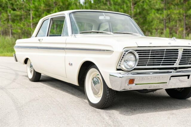 Ford Falcon 1965 image number 16