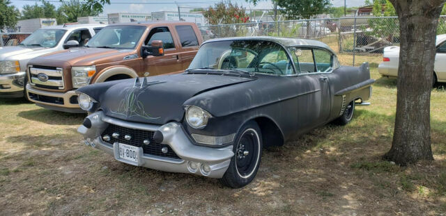 Cadillac Series 62 1957 image number 2