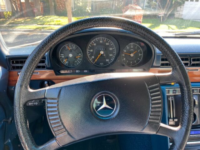 Mercedes-Benz S-Class 1973 image number 14