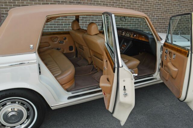 Rolls-Royce Silver Shadow 1975 image number 45