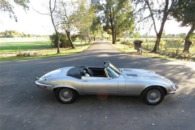 Jaguar E-Type 1974 image number 0