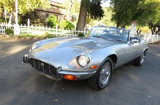 Jaguar E-Type 1974 image number 2