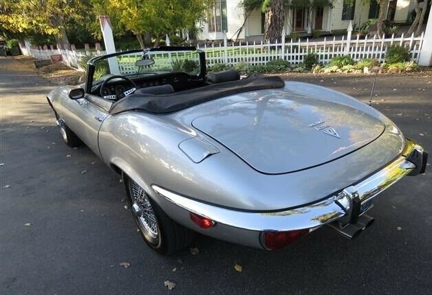 Jaguar E-Type 1974 image number 4