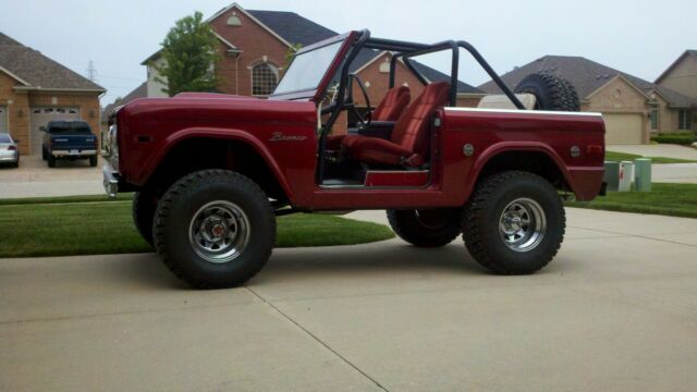 Ford Bronco 1977 image number 0