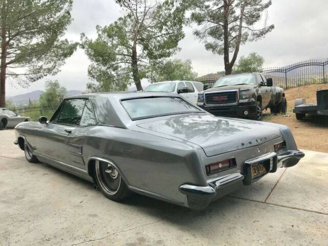 Buick Riviera 1963 image number 17