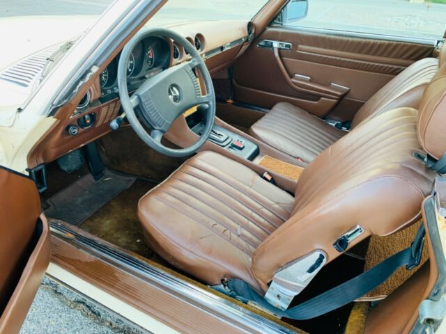 Mercedes-Benz SL-Class 1977 image number 34