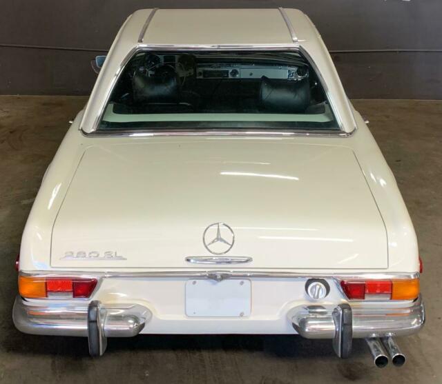 Mercedes-Benz SL-Class 1970 image number 31