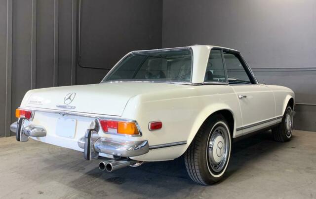 Mercedes-Benz SL-Class 1970 image number 9