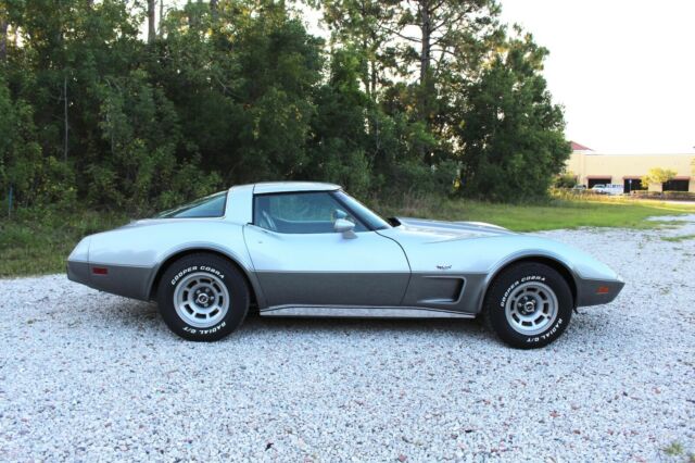 Chevrolet Corvette 1978 image number 28