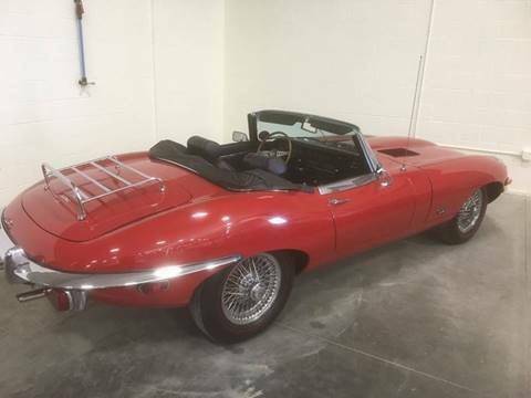 Jaguar E-Type 1971 image number 11