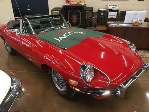 Jaguar E-Type 1971 image number 32