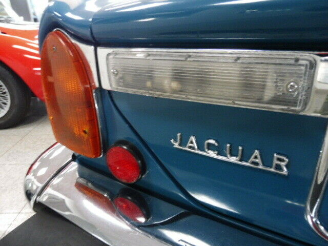 Jaguar xjc 4.2 1977 image number 23