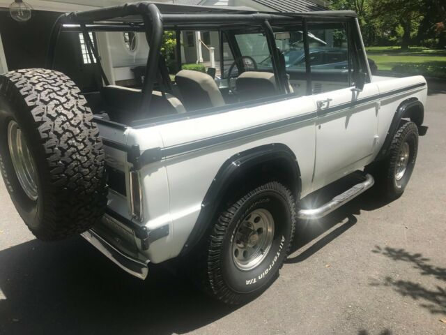 Ford Bronco 1976 image number 1