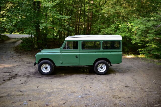 Land Rover Defender 1976 image number 18