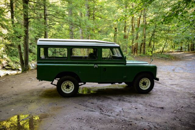 Land Rover Defender 1976 image number 6