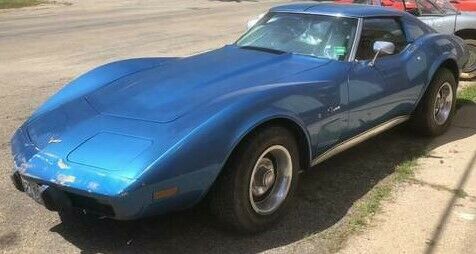 Chevrolet Corvette 1976 image number 2