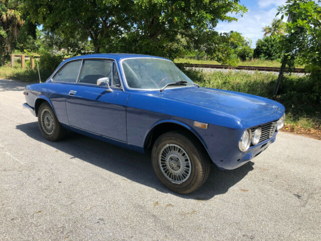 Alfa Romeo GTV 1974 image number 2