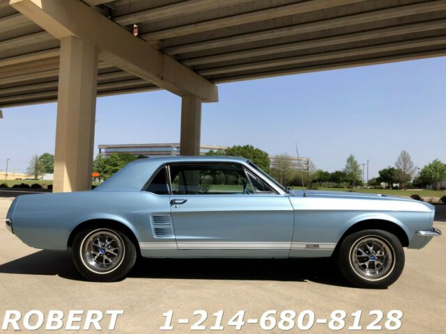 Ford Mustang 1967 image number 25