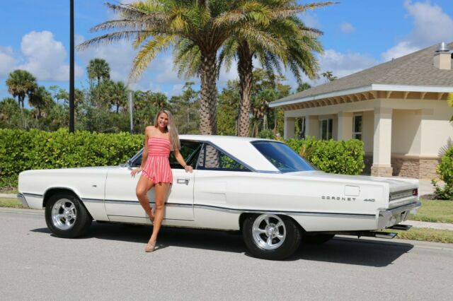 Dodge Coronet 1967 image number 3