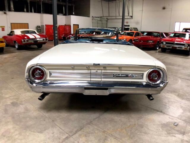 Ford Galaxie 1964 image number 29