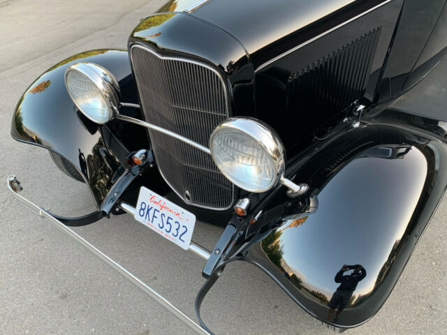 Ford 3 Window Coupe 1932 image number 8