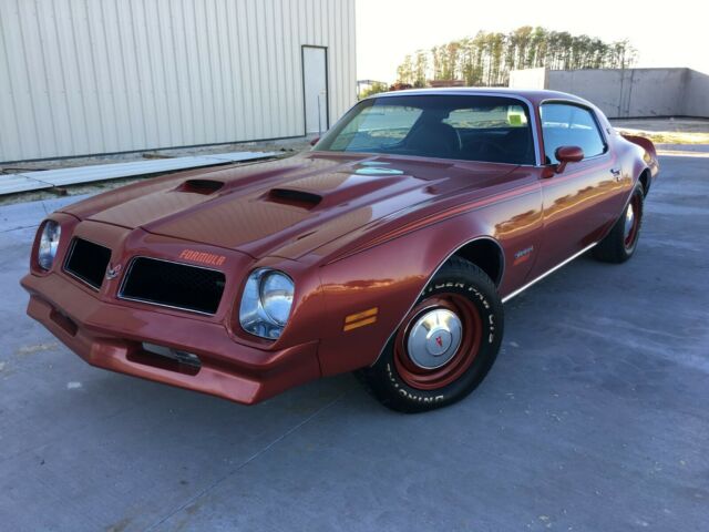 Pontiac Firebird 1976 image number 0