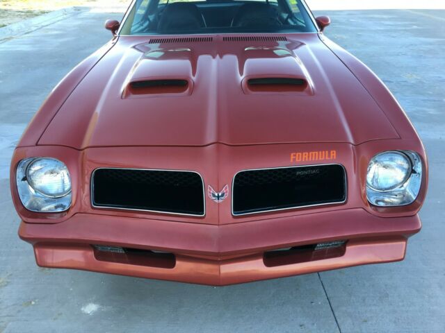 Pontiac Firebird 1976 image number 2