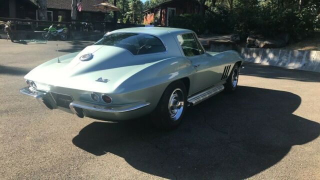 Chevrolet Corvette 1966 image number 14