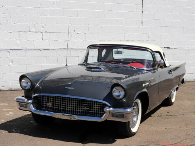 Ford Thunderbird 1957 image number 25