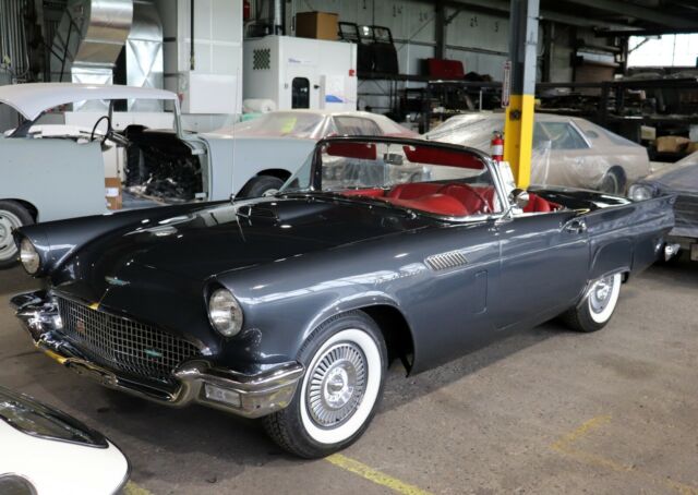 Ford Thunderbird 1957 image number 29