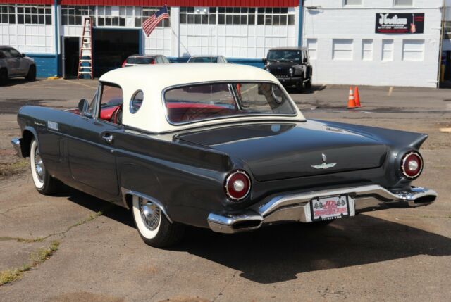 Ford Thunderbird 1957 image number 3