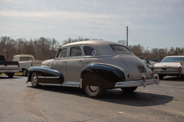 Pontiac Silver Streak 1948 image number 2