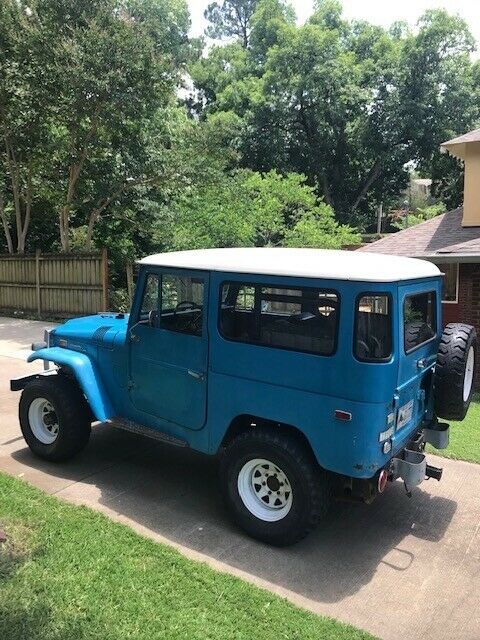 Toyota FJ Cruiser 1971 image number 1