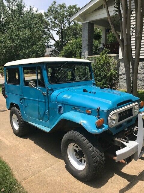 Toyota FJ Cruiser 1971 image number 3