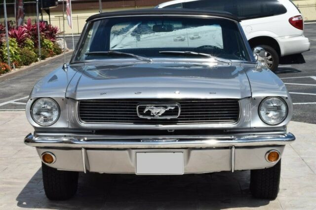 Ford Mustang 1966 image number 10