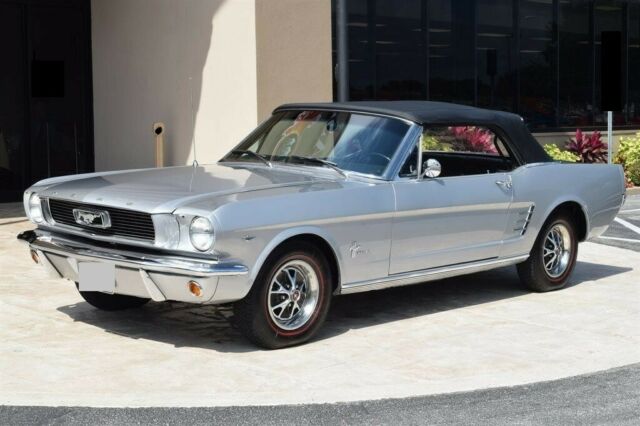 Ford Mustang 1966 image number 14