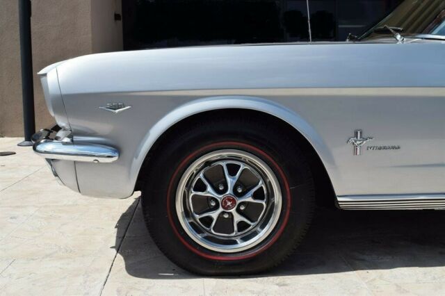 Ford Mustang 1966 image number 25