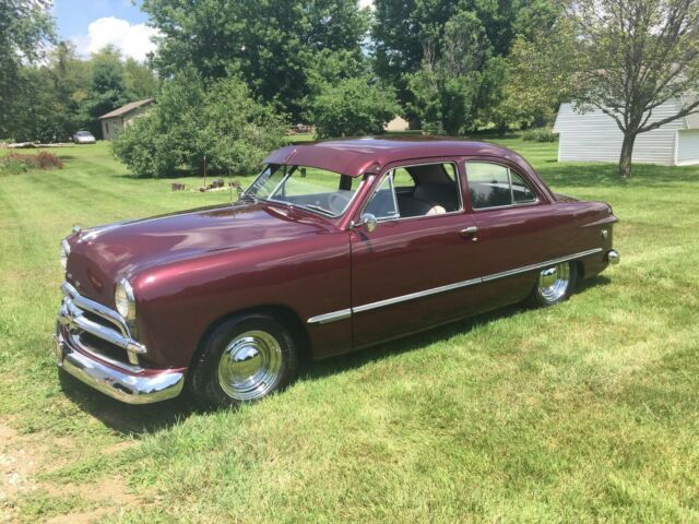 Ford Custom Coupe 1949 image number 0