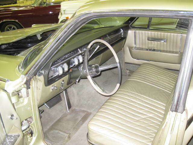 Lincoln Continental 1965 image number 9