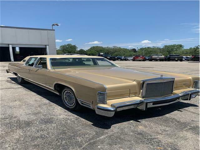 Lincoln Town Car 1979 image number 1