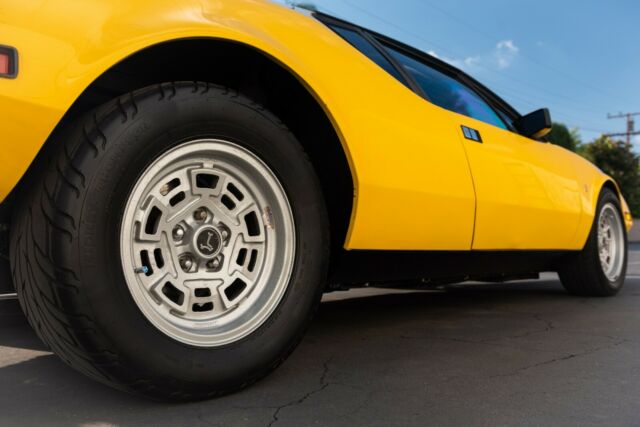 De Tomaso Pantera 1973 image number 14