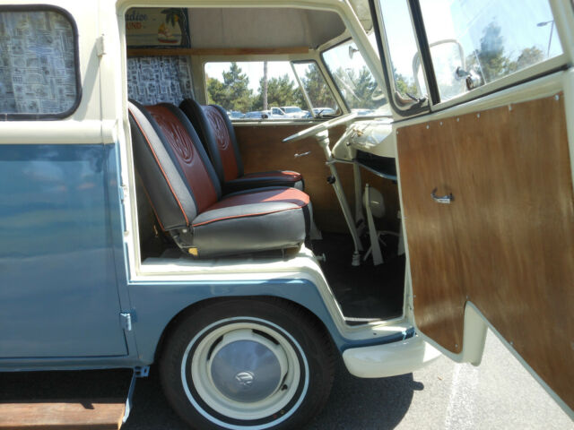 Volkswagen Bus/Vanagon 1960 image number 9