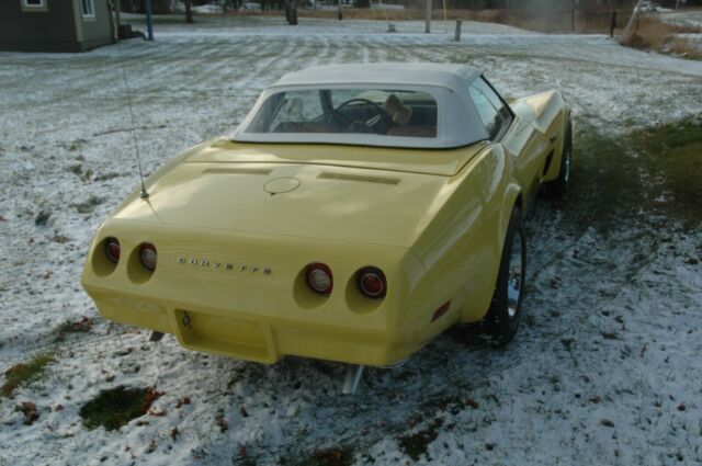 Chevrolet Corvette 1974 image number 31