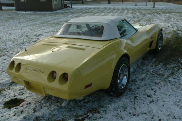 Chevrolet Corvette 1974 image number 8