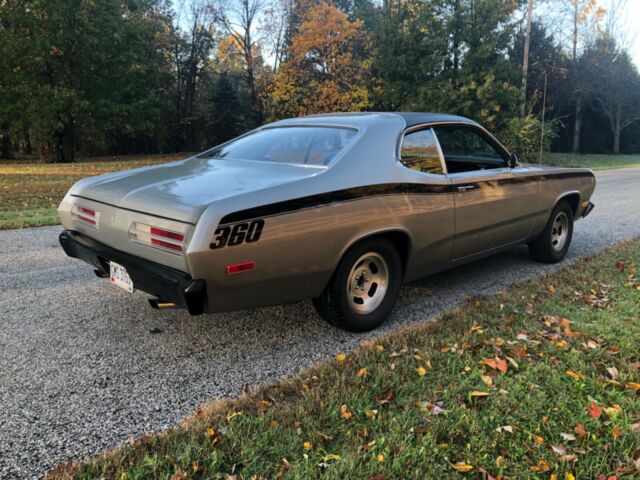 Plymouth Duster 1972 image number 12