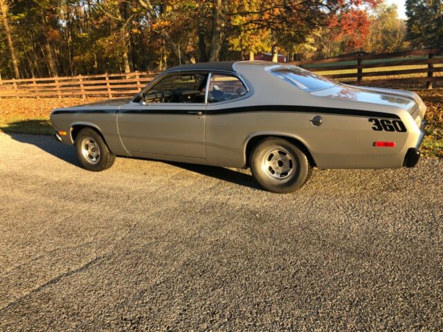 Plymouth Duster 1972 image number 13