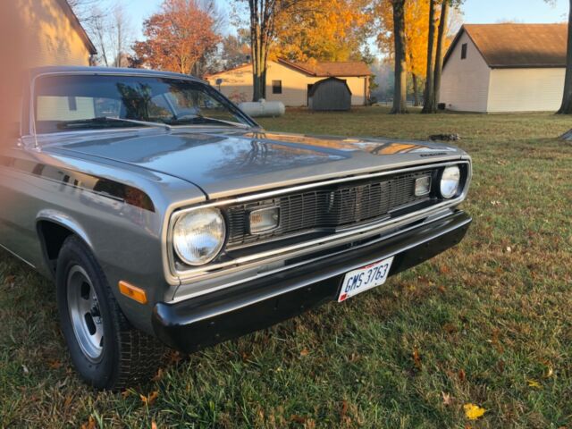 Plymouth Duster 1972 image number 26