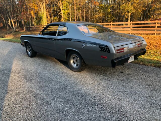 Plymouth Duster 1972 image number 38