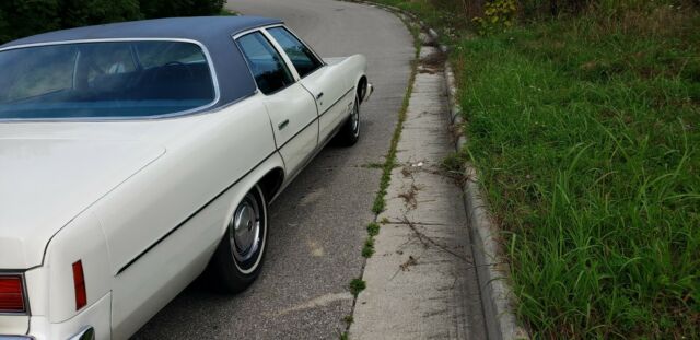 Pontiac Catalina 1974 image number 20