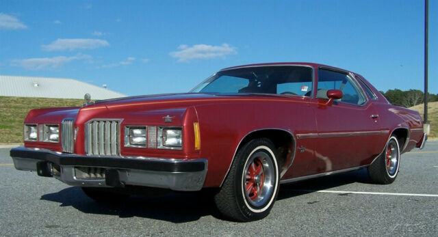 Pontiac Grand Prix 1977 image number 0